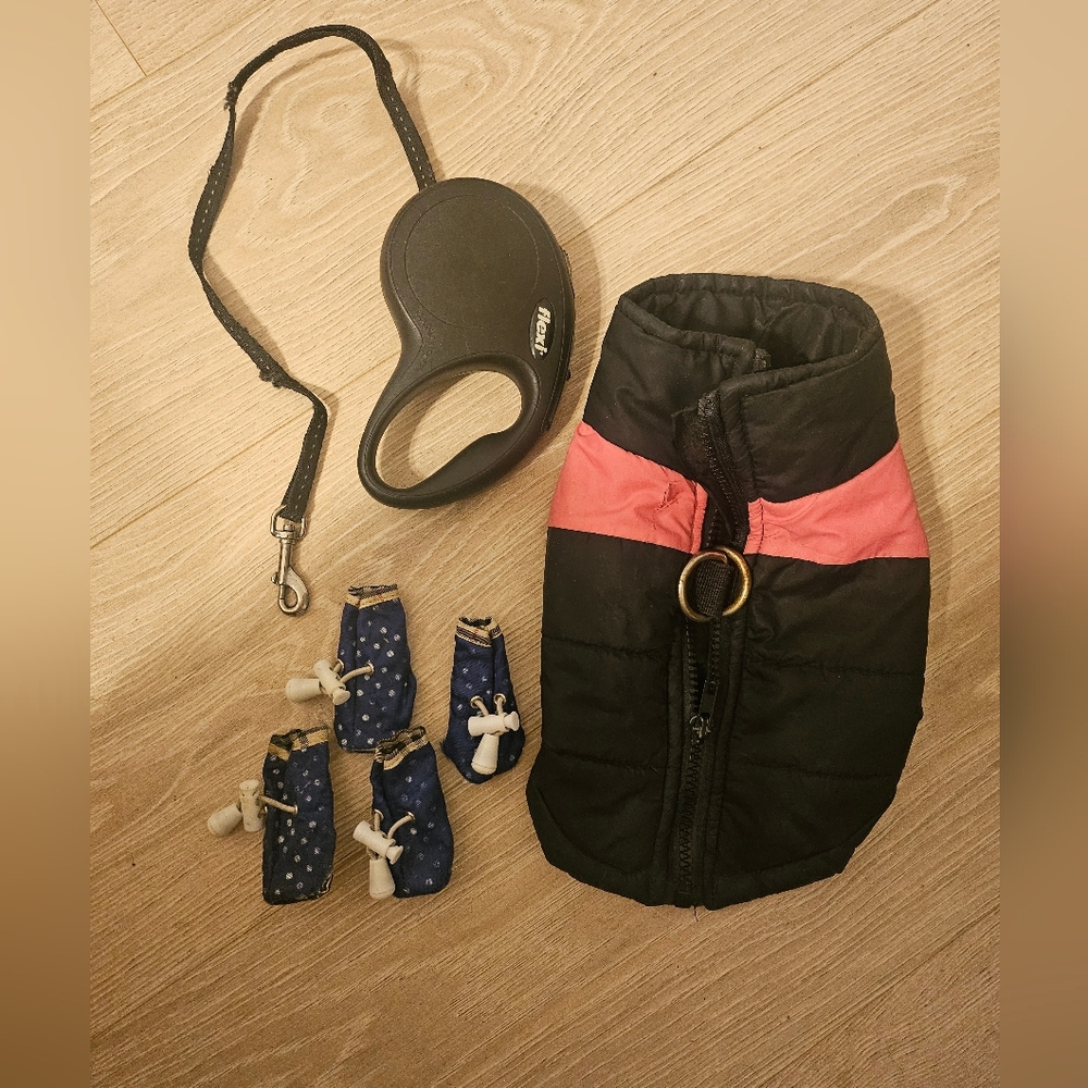 Bundle: Flexi Retractable Dog Leash, Small (16ft), harness jacket sz S and shoes